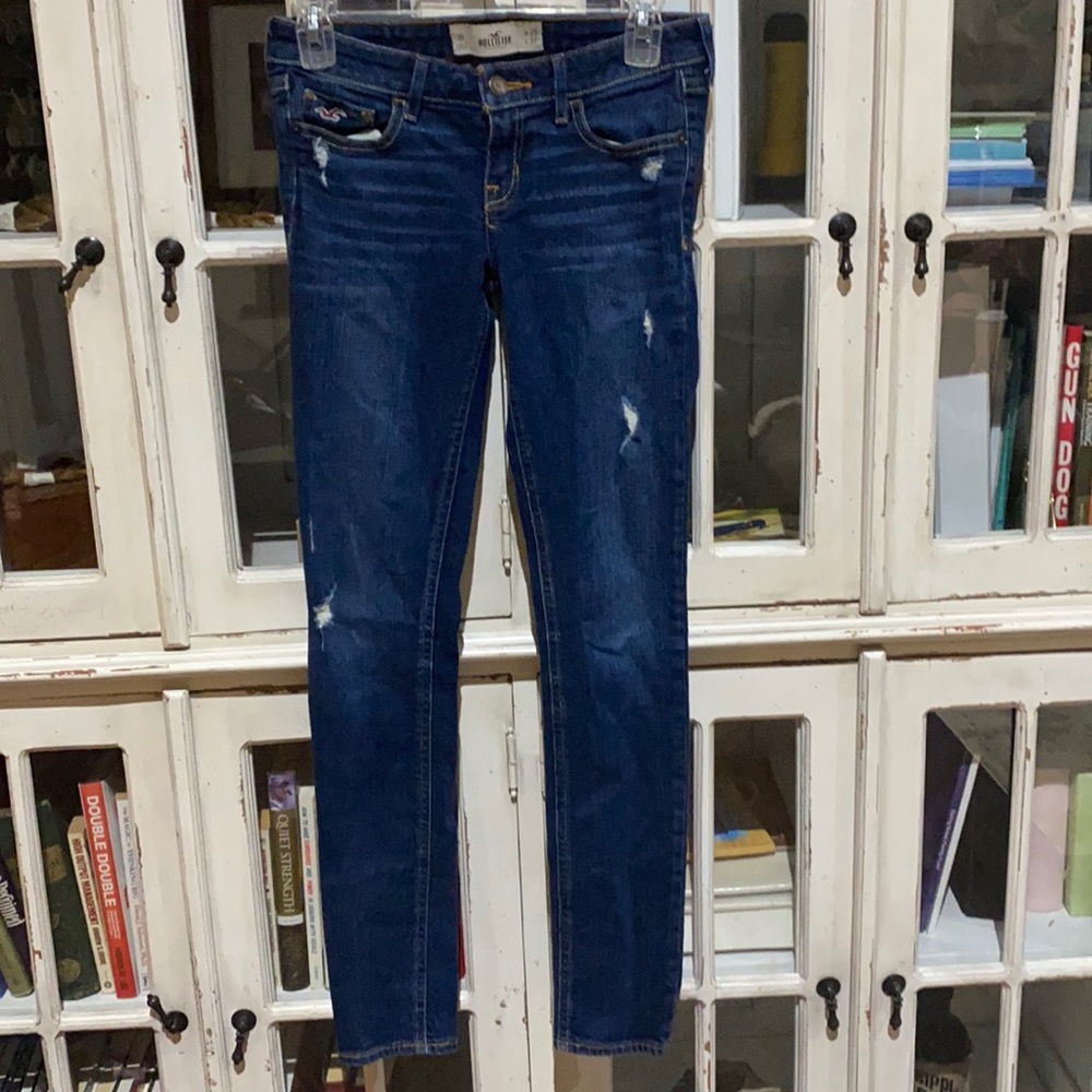 NWOT Hollister Skinny Jeans. Never worn or washed